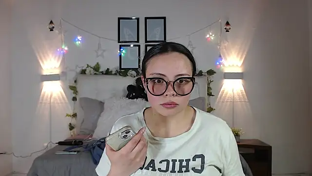 Megan 05  online show from February 9, 5:48 pm