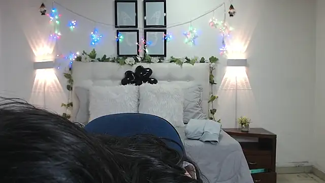 Megan 05  online show from May 16, 7:24 pm