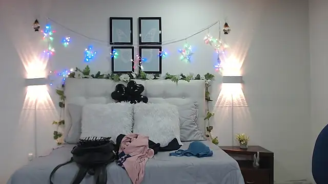 Megan 05  online show from May 9, 8:00 pm
