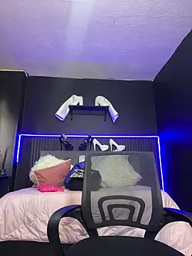 Megan 05  online show from May 25, 7:35 pm
