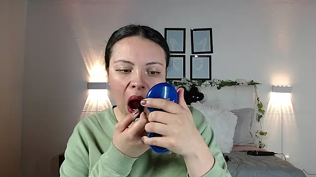 Megan 05  online show from November 22, 7:38 pm