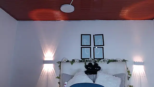 Megan 05  online show from November 28, 8:56 pm