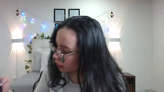 Megan 05  online show from May 19, 7:32 pm