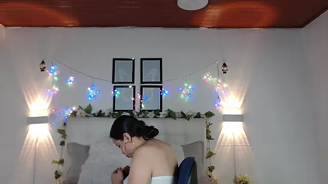 Megan 05  online show from February 19, 5:34 pm