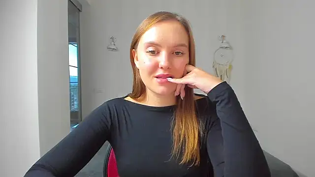 EmmaNorman online show from October 6, 2:23 pm