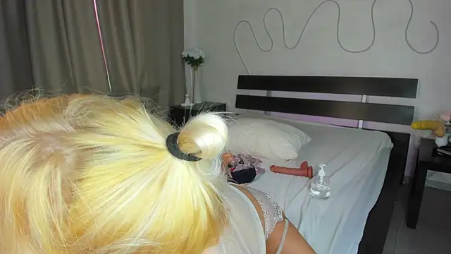 Stasy Traiin online show from May 21, 1:58 am