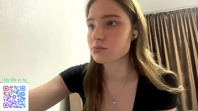 GwenFay online show from September 26, 4:48 pm