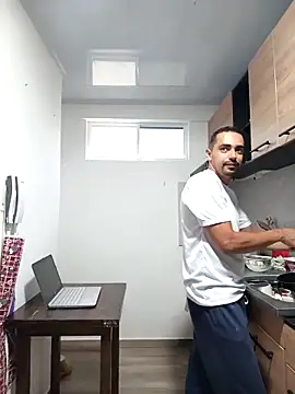 stivenlujan69 online show from November 6, 12:11 pm