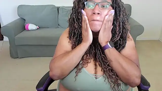 Josie4yourpleasure online show from May 19, 4:36 pm