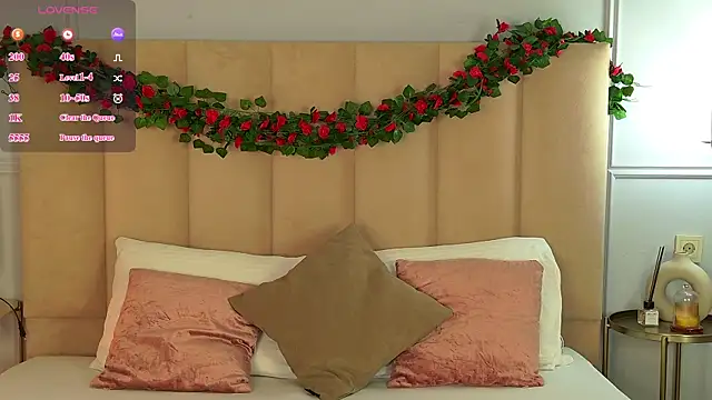 AdoraCortes online show from March 13, 5:09 am