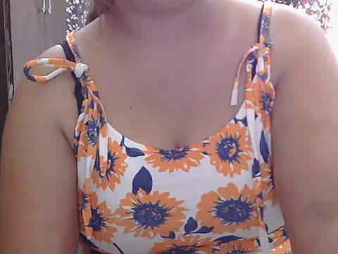 Snapshot of Roxy_sweety_ chatting on October 2, 4:50 am Roxy sweety online show from October 2, 4:50 am