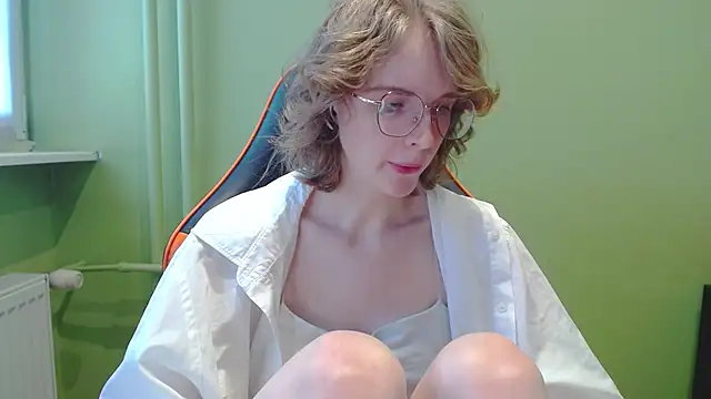 juicyPenny online show from May 13, 6:41 am