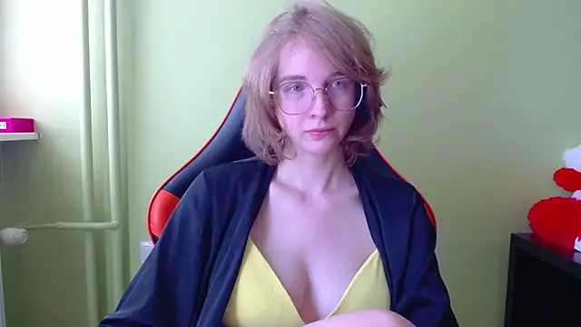 juicyPenny online show from May 19, 9:16 am