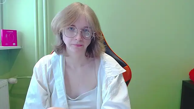 juicyPenny online show from May 14, 6:52 am