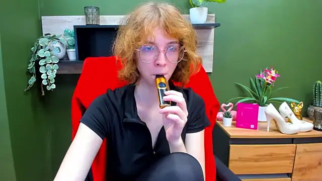 juicyPenny online show from November 4, 7:35 am