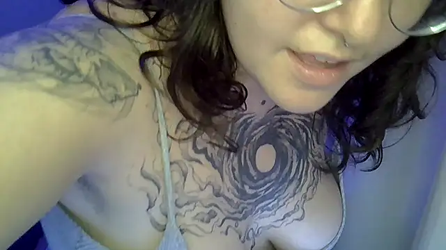 Blue Liz online show from October 8, 7:51 pm