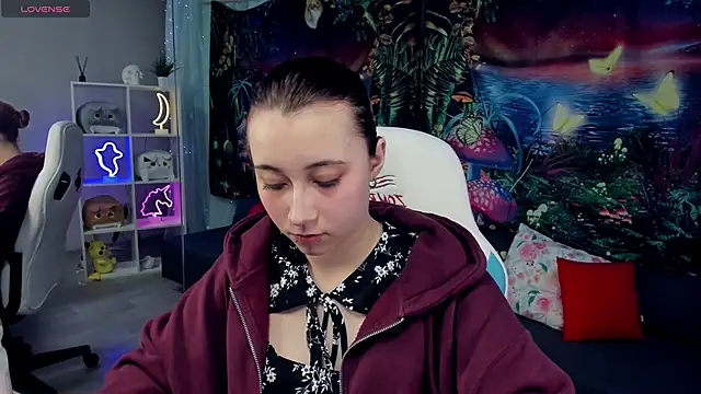 ClaraParks online show from December 2, 8:22 pm