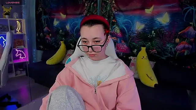 ClaraParks online show from March 9, 2:15 am