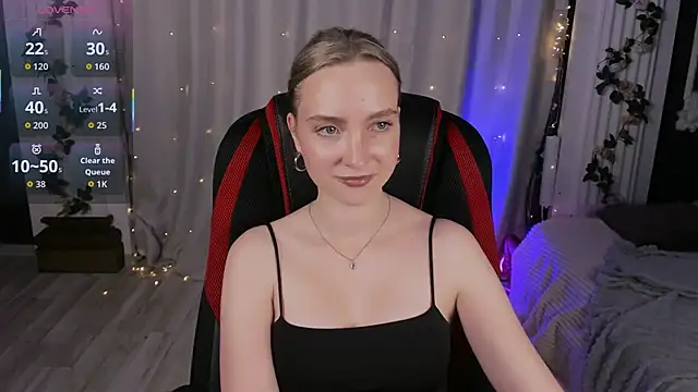 Snapshot of EllaBloom chatting on September 24, 2:38 pm EllaBloom online show from September 24, 2:38 pm