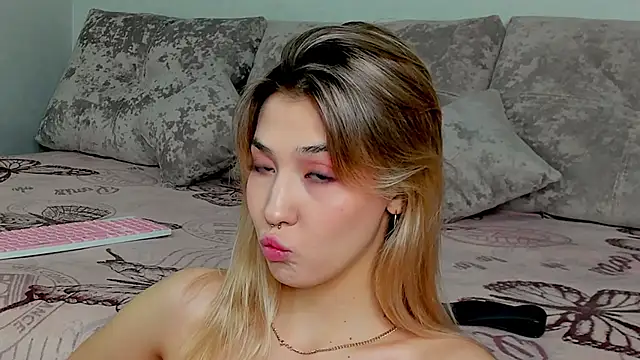 Bella svon online show from December 5, 4:30 pm