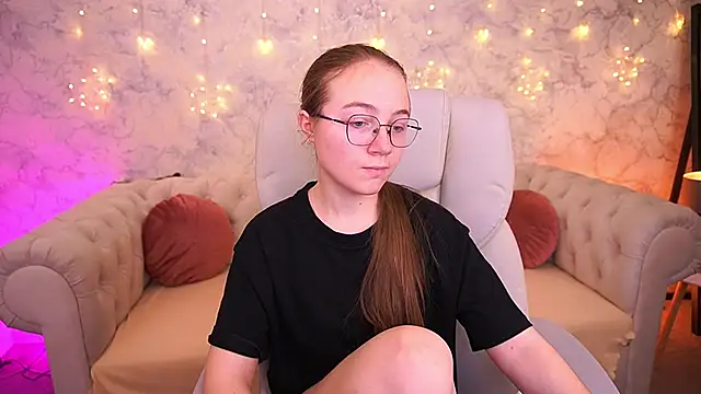 ArrinaWairr online show from February 20, 8:38 am