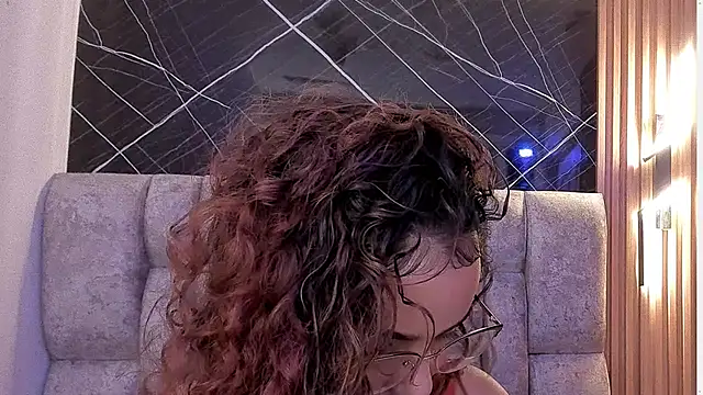 roxanne dl online show from October 4, 2:22 pm