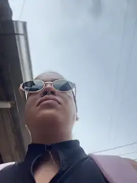 JuanitaMore01 online show from March 1, 9:25 pm