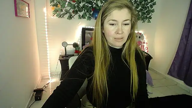 laura evans1998 online show from September 22, 3:21 pm