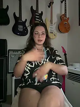liloush   online show from June 15, 7:25 pm