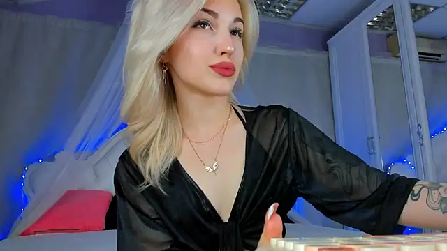 LisaFoxyMe online show from May 24, 1:48 am