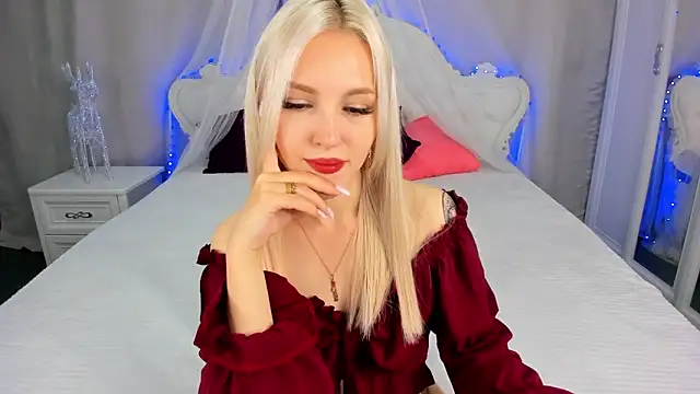 LisaFoxyMe online show from November 3, 8:29 am