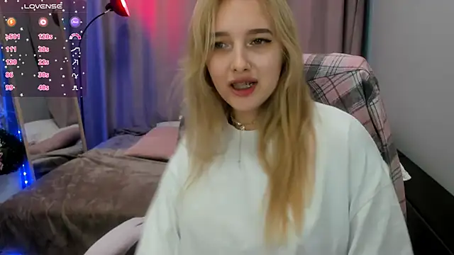 TaisiaHot online show from April 4, 8:13 am