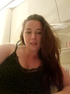 Snapshot of RosieMilff chatting on October 1, 9:53 pm RosieMilff online show from October 1, 9:53 pm