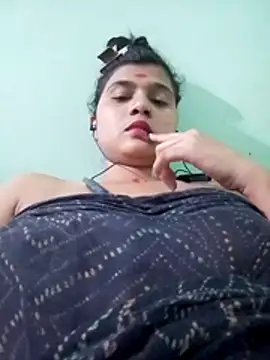 Kavya-Tiwari online show from May 15, 8:00 pm