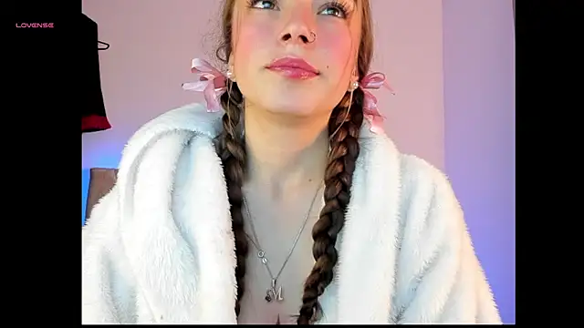 Mia Victoria22 online show from May 20, 2:52 am