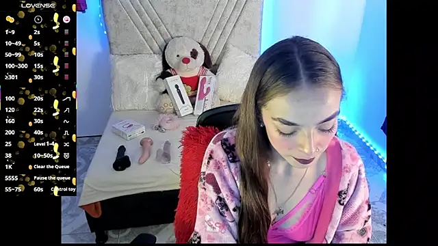 Mia Victoria22 online show from May 26, 5:45 pm