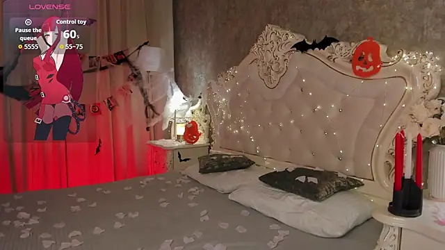 Lucy Shaw online show from October 19, 11:56 am