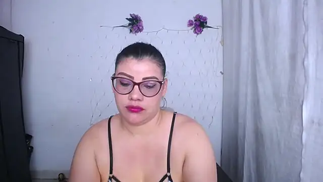 ValeriaHairy online show from May 16, 1:30 am