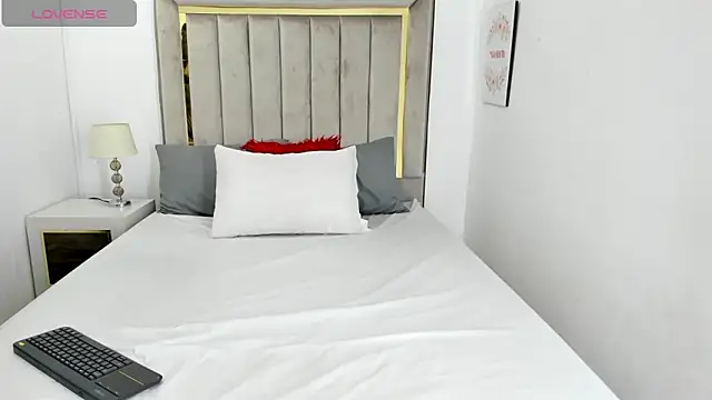 lapiz lazuli12 online show from November 8, 7:08 pm