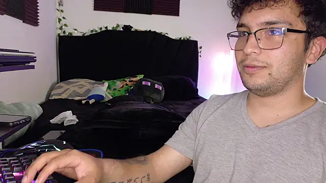 Conor Taylor online show from December 4, 6:19 pm