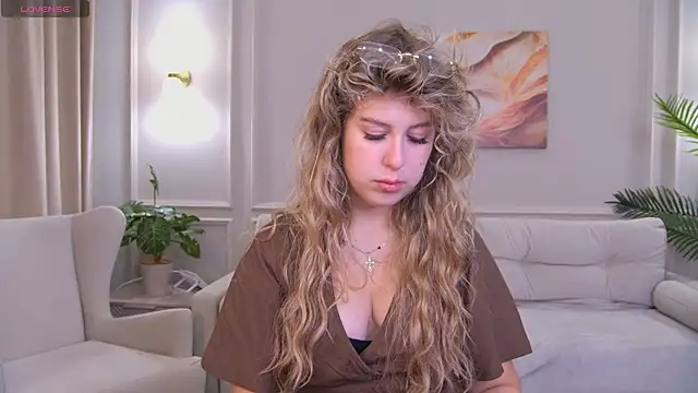 Lillian Dyson online show from September 9, 2:06 pm
