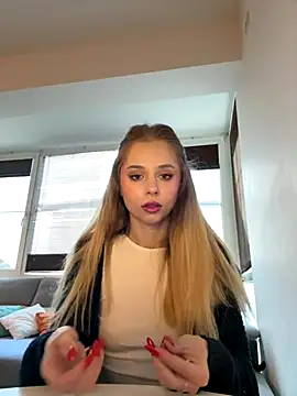 BabyAnais online show from October 14, 7:00 am