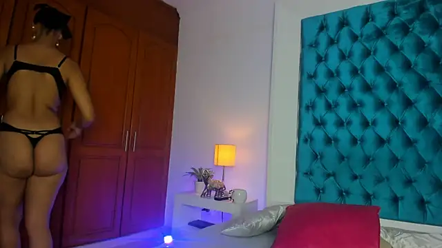 ZoeSantanna  online show from May 21, 2:26 pm