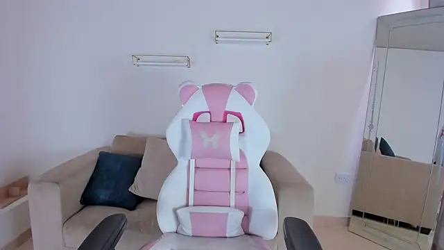 april smiith online show from October 11, 12:19 pm