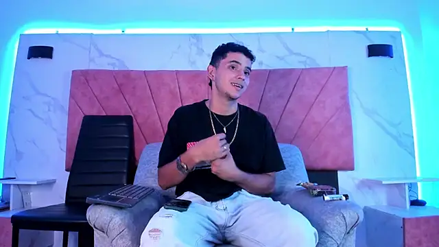 HellAndDante  online show from December 22, 2:04 am