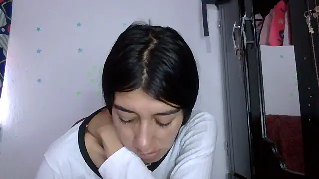 Madow Lu online show from November 18, 5:47 pm