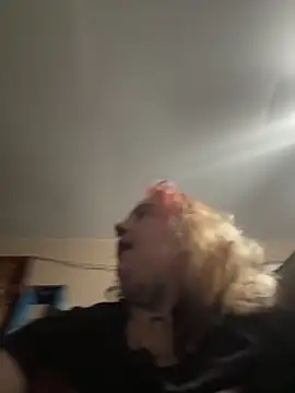 vanessraine online show from June 16, 2:56 am