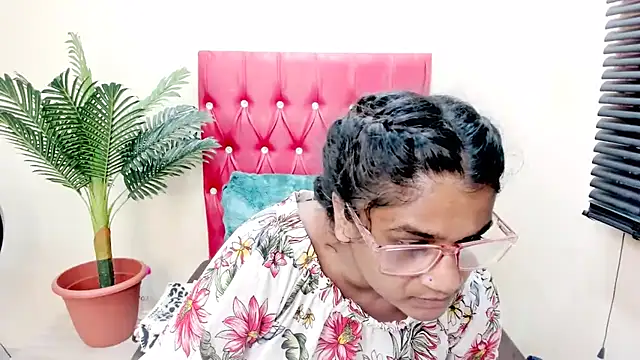 Strawberry Lips online show from November 10, 4:18 am