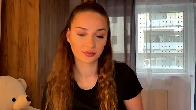 ScarlettSmithX online show from May 26, 3:50 am