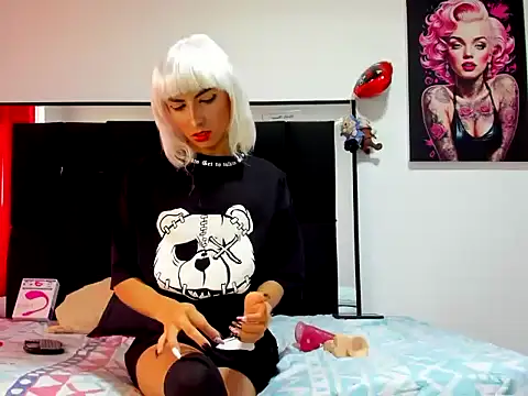 xamila muaa online show from October 15, 1:36 pm